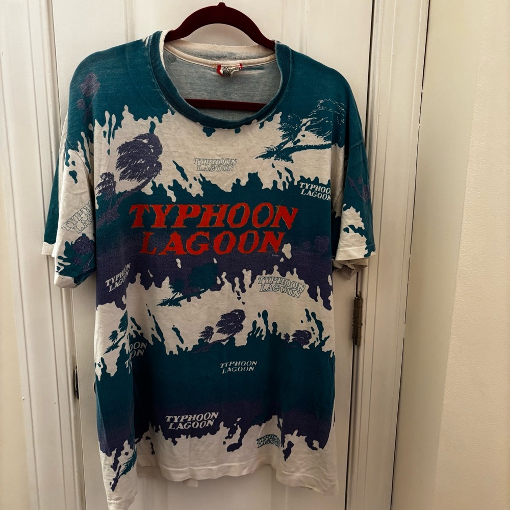 Disney Typhoon Lagoon OSFA 90s Vintage Discontinued Collectible